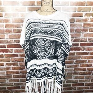 OhMg! NWT Poncho W Fringe Ivory/BLK Size S